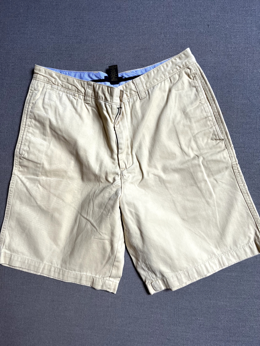 Club Room Khaki Flat-Front Men's Shorts, Pastel Yellow Color, Size 33
